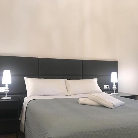 Motta Palace Apartments & Rooms Motta SantʼAnastasia Exterior foto